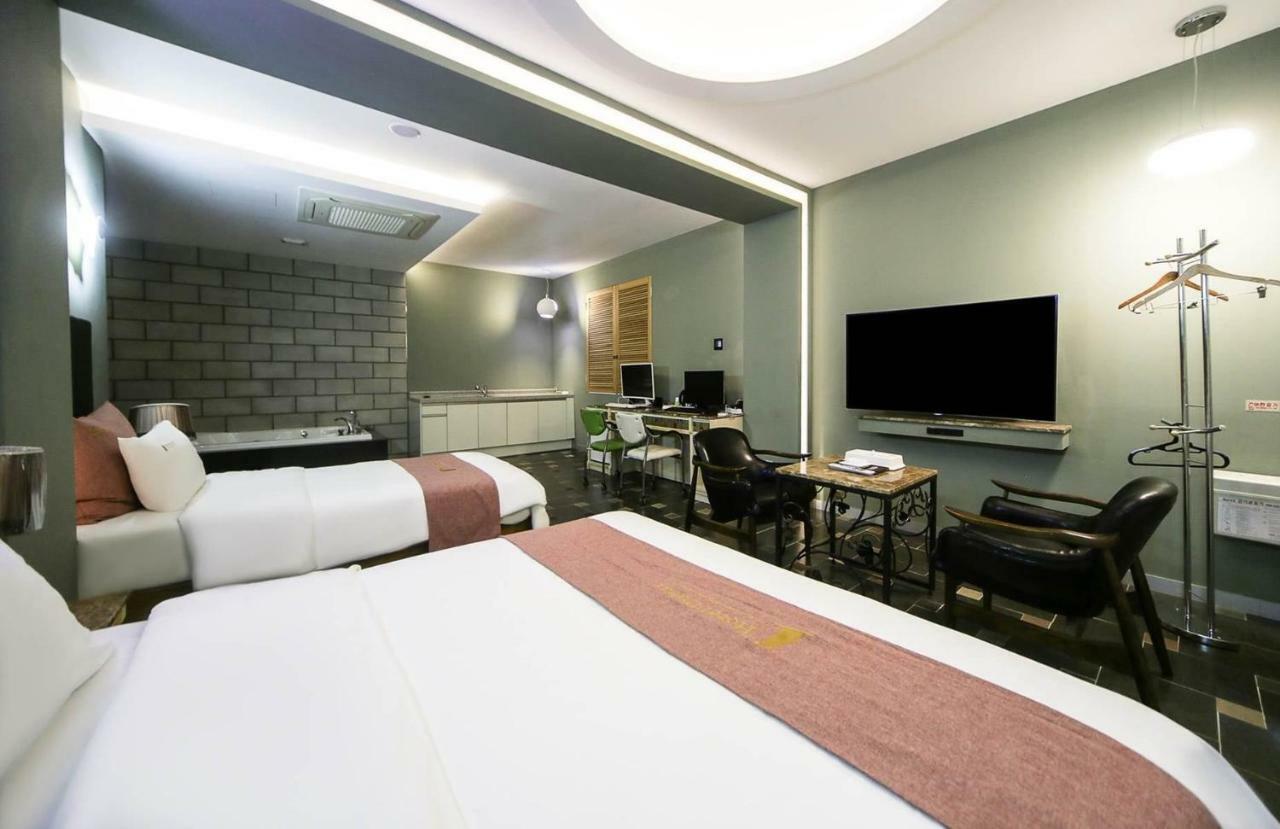Dubai Hotel Cheongju-si Exterior foto